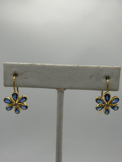 14k Gold Flower Diamond Earring
