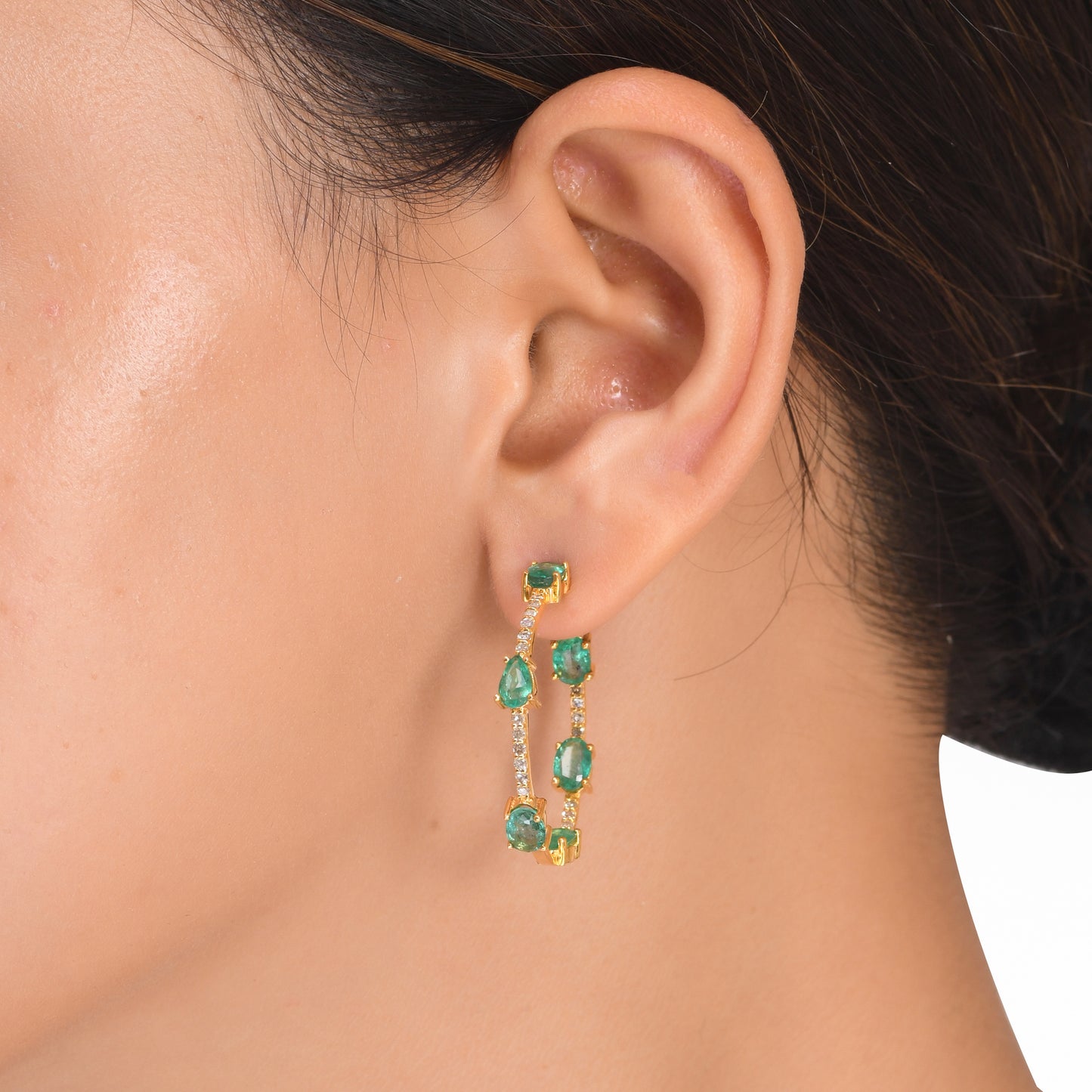 Loop 14k Solid Gold Diamond Earring.14k Solid Gold Diamond Earring..