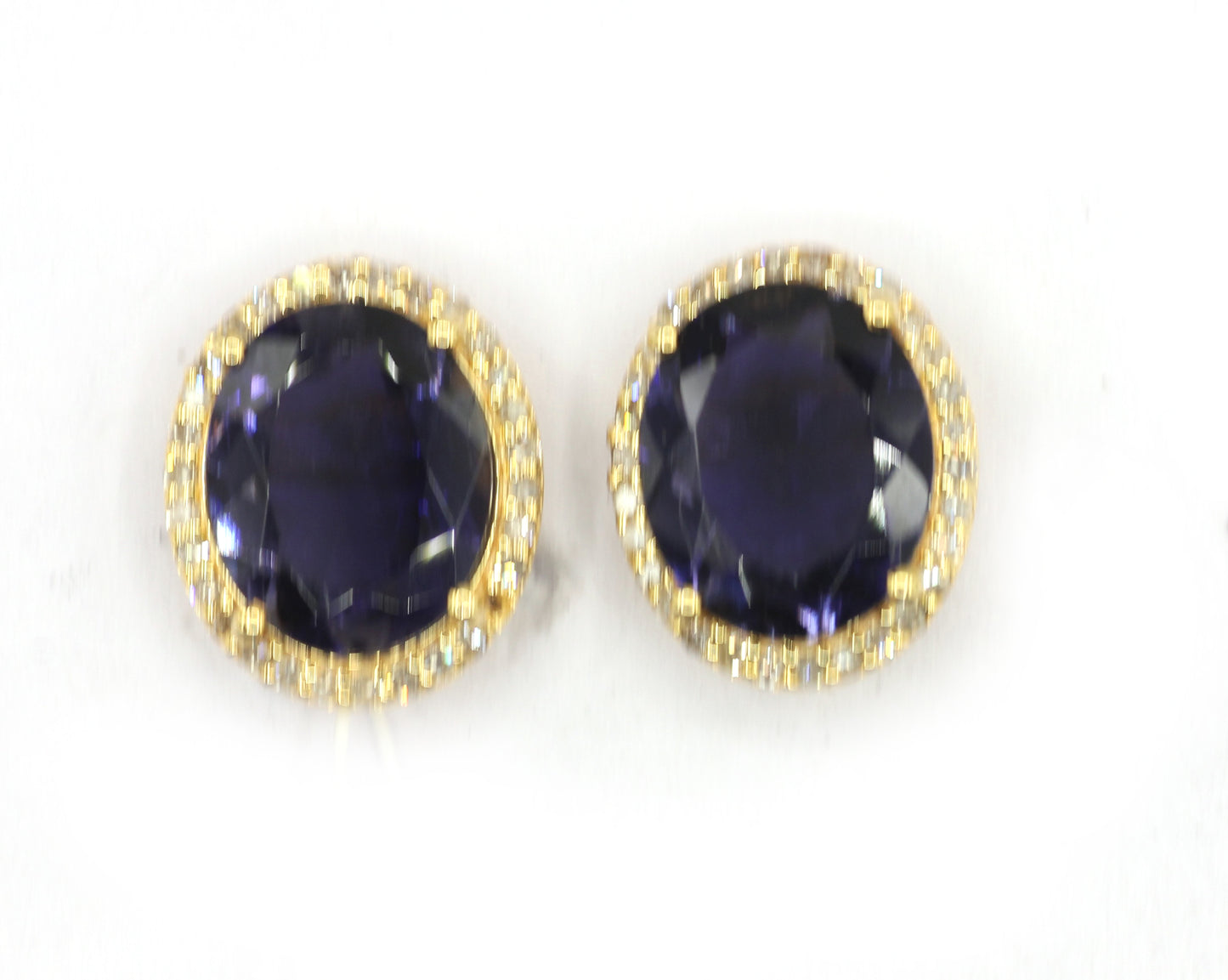 Oval 14k Gold Diamond  Stud Earring