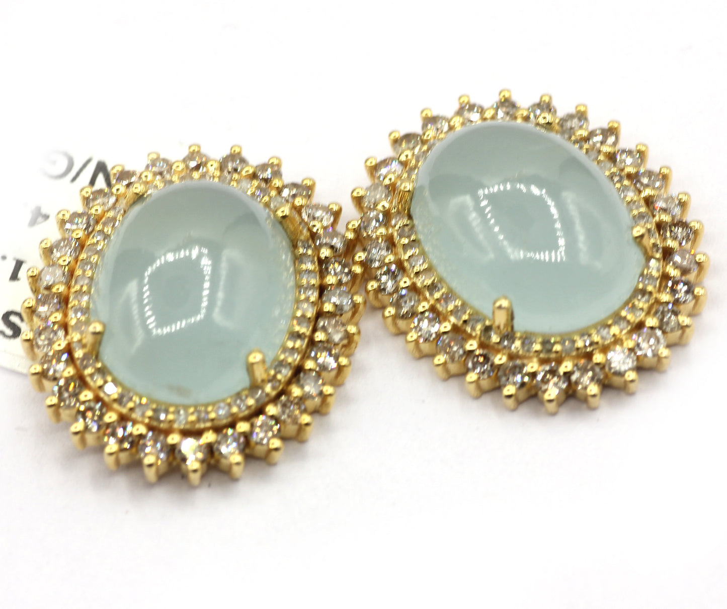 Oval 14k Gold Diamond Stud Earring