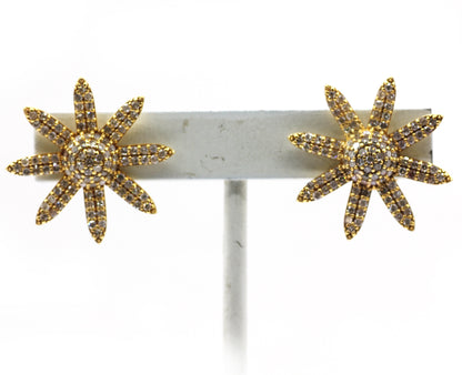 Flower 14k Solid Gold Diamond Earring.14k Solid Gold Diamond Earring..