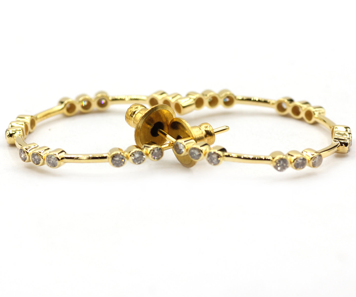 Loop 14k Solid Gold Diamond Earring.14k Solid Gold Diamond Earring..