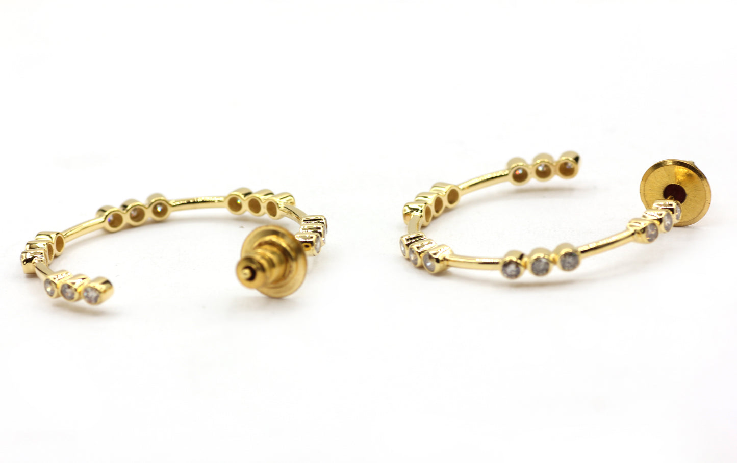 Loop 14k Solid Gold Diamond Earring.14k Solid Gold Diamond Earring..