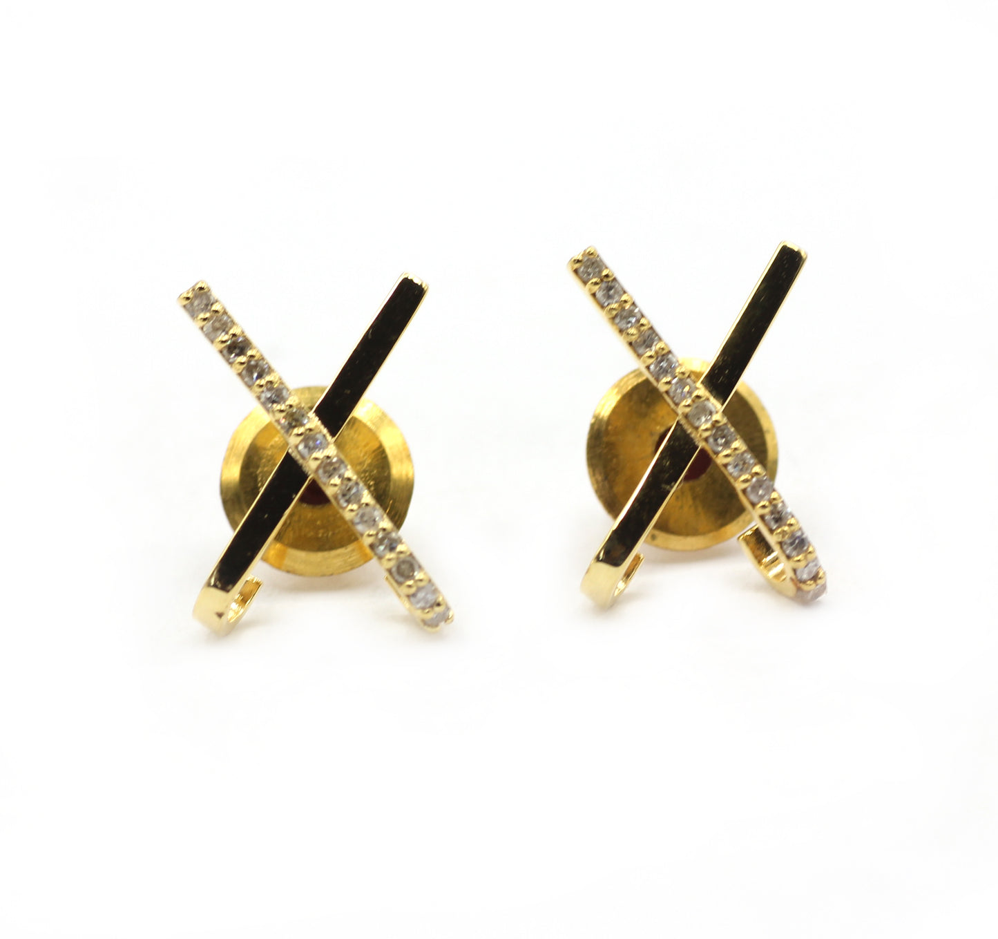 X 14k Solid Gold Diamond Stud Earring.14k Solid Gold Diamond Earring..