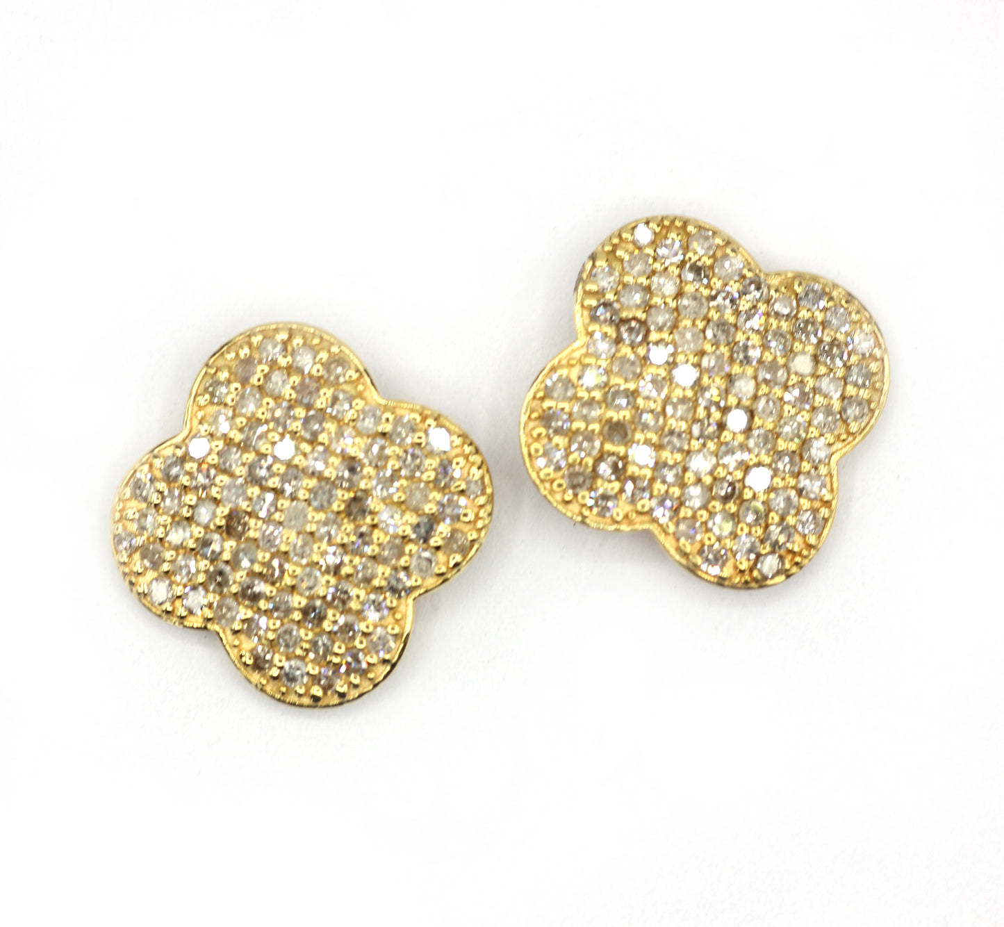 14k Solid Gold Diamond Stud Earring.14k Solid Gold Diamond Earring..