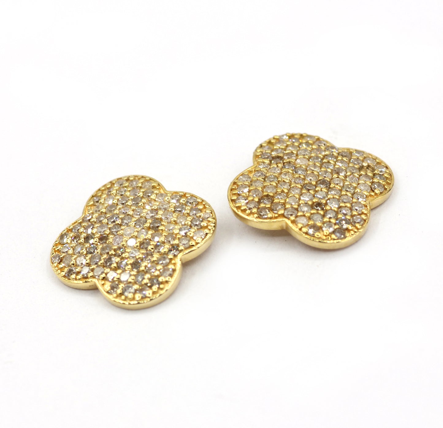 14k Solid Gold Diamond Stud Earring.14k Solid Gold Diamond Earring..