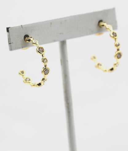 Loop 14k Solid Gold Diamond Earring.14k Solid Gold Diamond Earring..