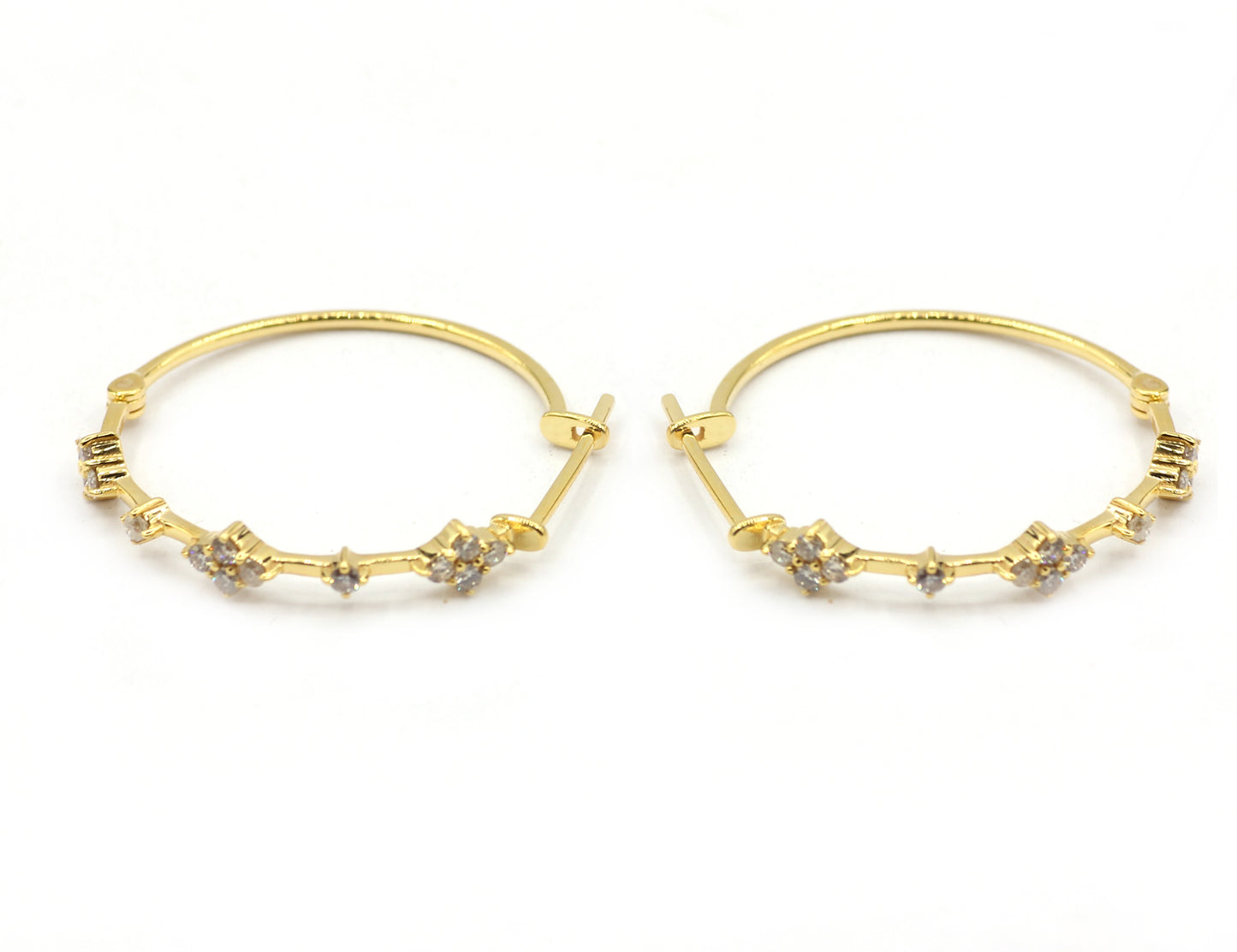 Hoop loop 14k Solid Gold Diamond Earring.14k Solid Gold Diamond Earring..