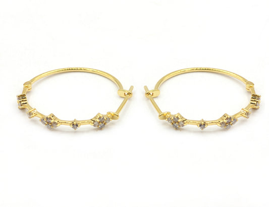 Hoop loop 14k Solid Gold Diamond Earring.14k Solid Gold Diamond Earring..