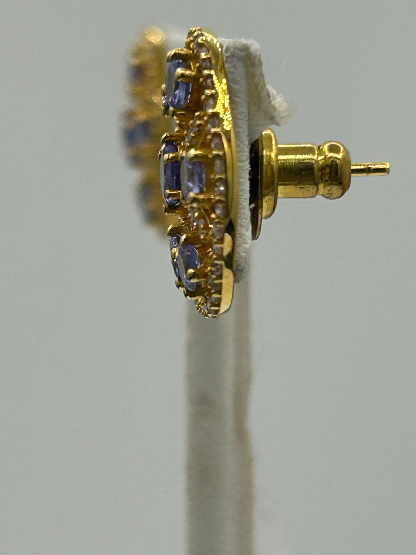 14k Solid Gold Diamond Earring.14k Solid Gold Diamond Earring..