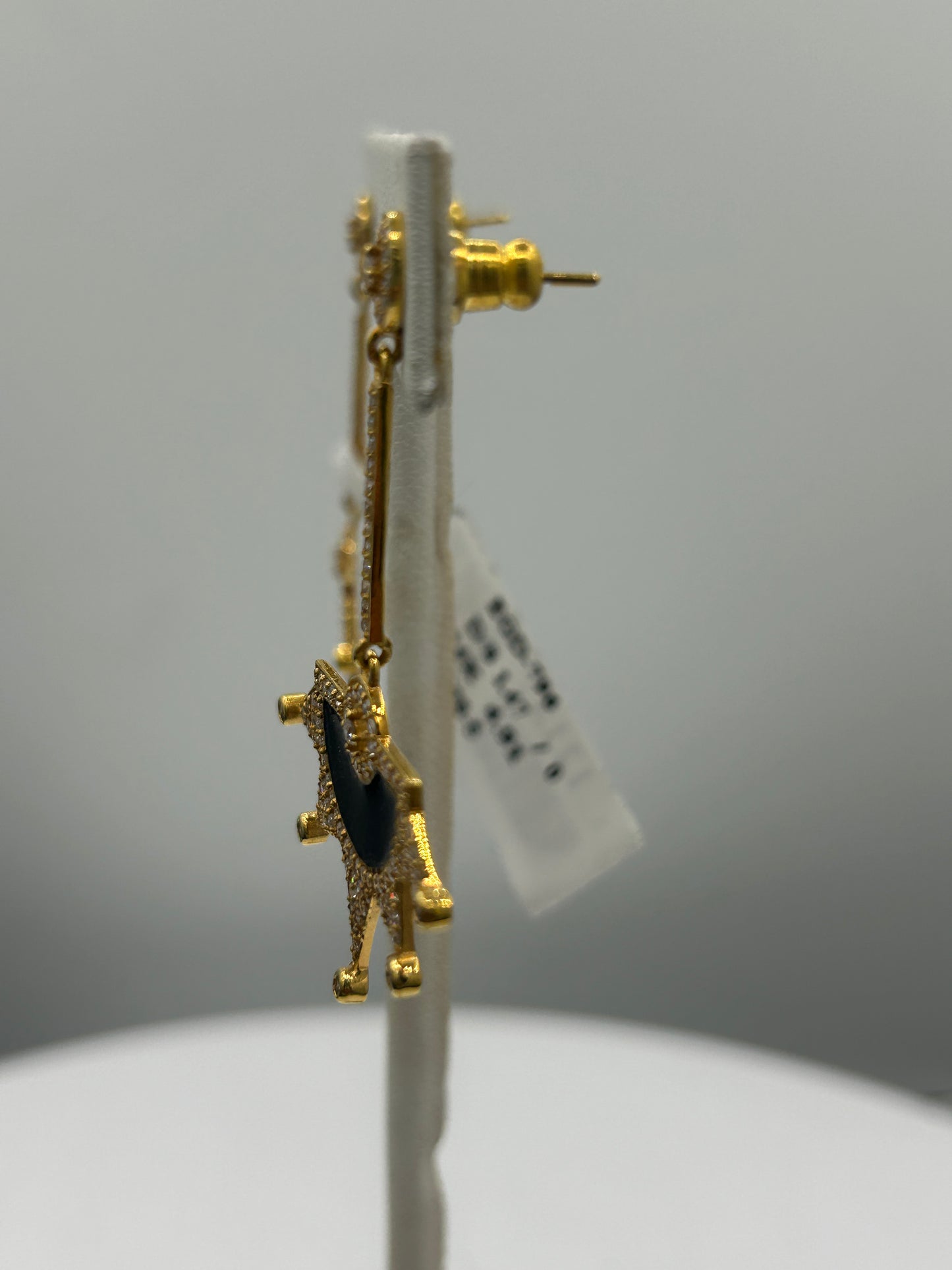 14k Solid Gold Diamond Earring.14k Solid Gold Diamond Earring..