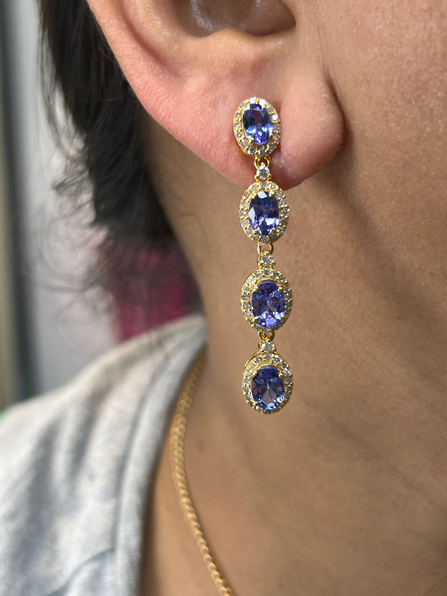 Tanzanite 14k Solid Gold Diamond Earring.14k Solid Gold Diamond Earring..