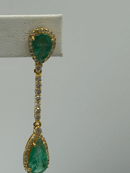 14k Solid Gold Diamond Earring.14k Solid Gold Diamond Earring..