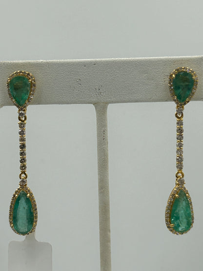 14k Solid Gold Diamond Earring.14k Solid Gold Diamond Earring..