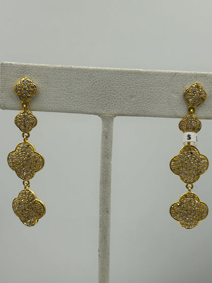 14k Solid Gold Diamond Earring.14k Solid Gold Diamond Earring..