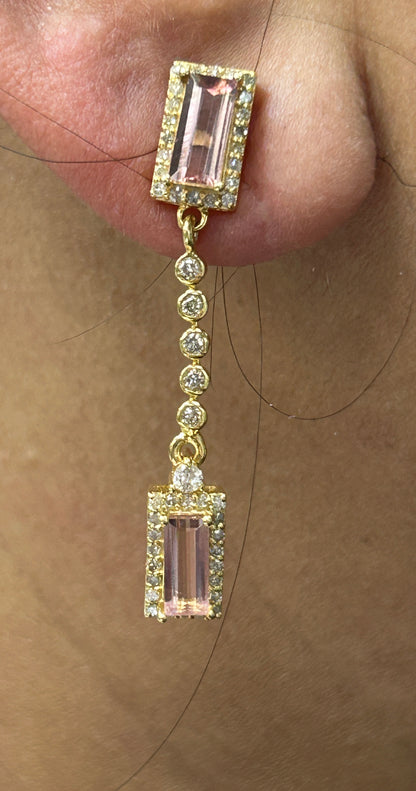 14k Solid Gold Diamond Earring.14k Solid Gold Diamond Earring..