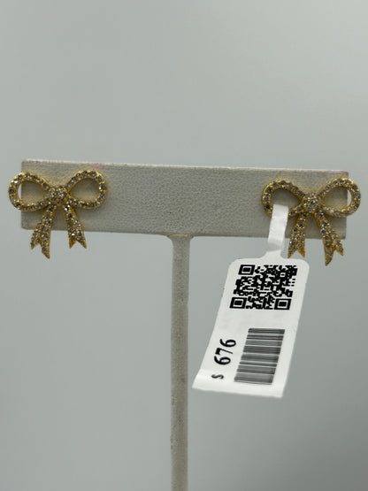 Ribbon 14k Solid Gold Diamond Stud Earring.14k Solid Gold Diamond Earring..