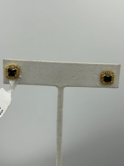 14k Solid Gold Diamond Stud Earring.14k Solid Gold Diamond Earring..