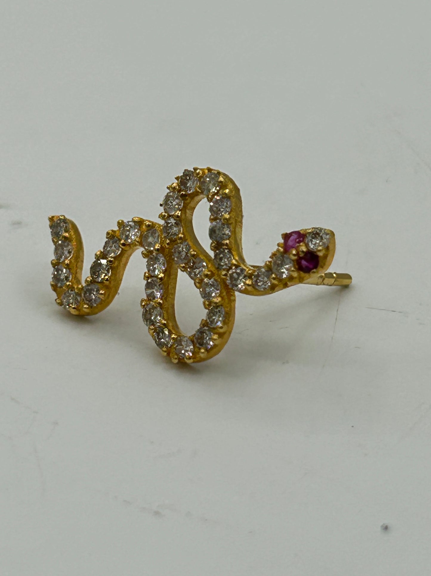 Snake 14k Solid Gold Diamond Stud Earring.14k Solid Gold Diamond Earring..