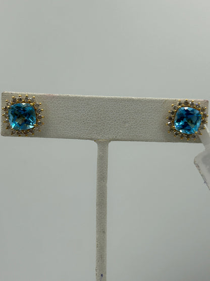 Square 14k Solid Gold Diamond Stud Earring.14k Solid Gold Diamond Earring..
