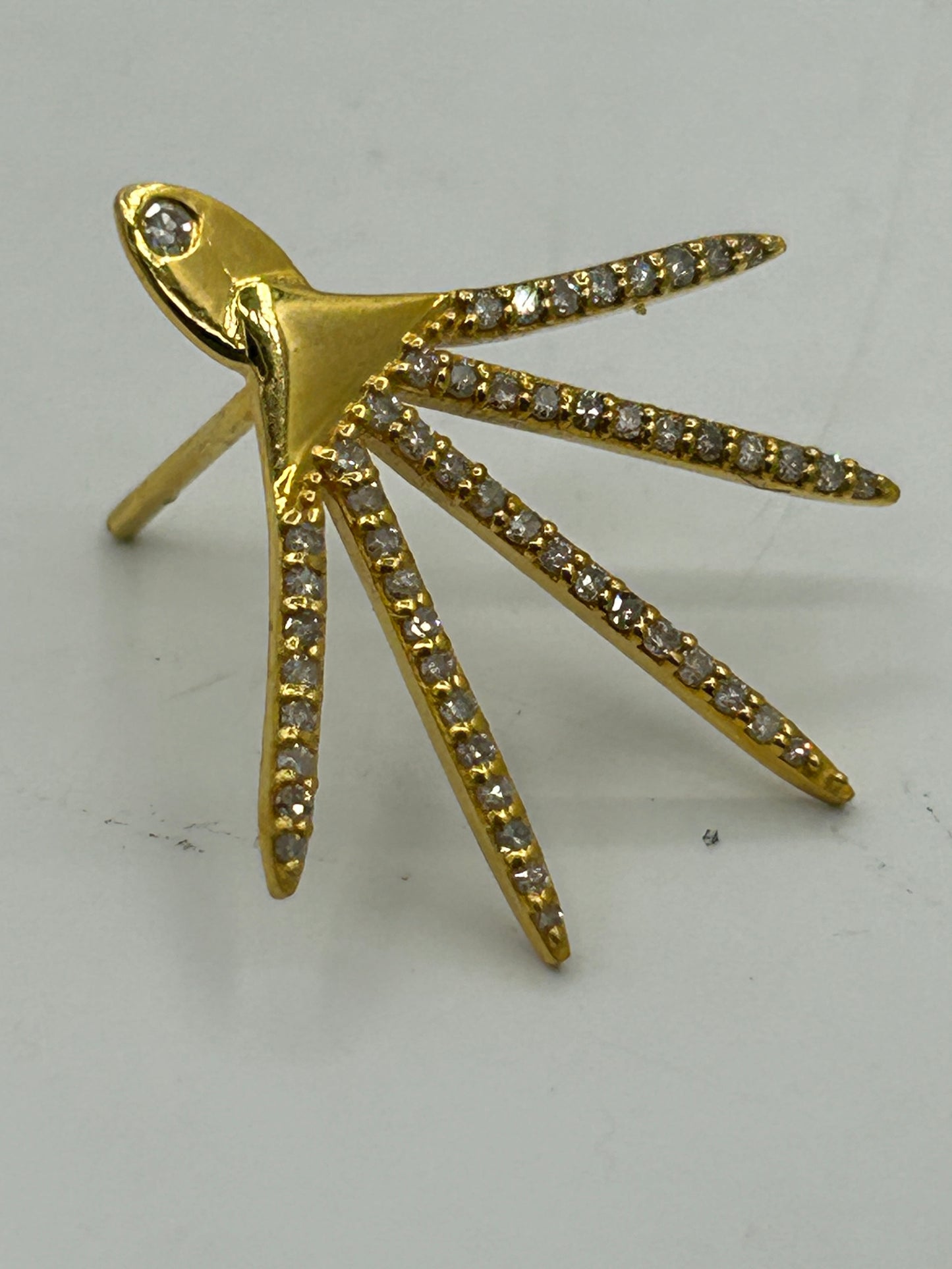 14k Solid Gold Diamond Stud Earring.14k Solid Gold Diamond Earring..