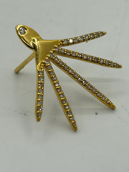 14k Solid Gold Diamond Stud Earring.14k Solid Gold Diamond Earring..
