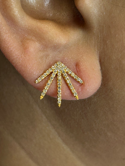 14k Solid Gold Diamond Stud Earring.14k Solid Gold Diamond Earring..
