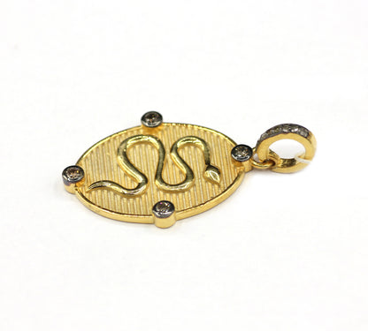 Oval Disk On Snake pendant in 925 silver with pave diamonds