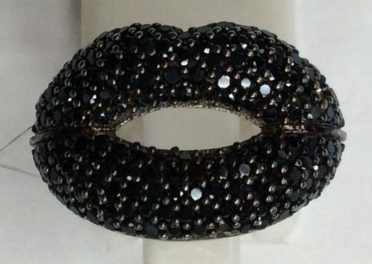 Lips Black Spinel Ring