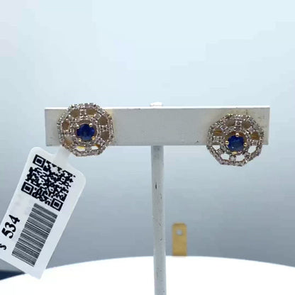 14k Solid Gold Diamond Stud Earring.14k Solid Gold Diamond Earring..