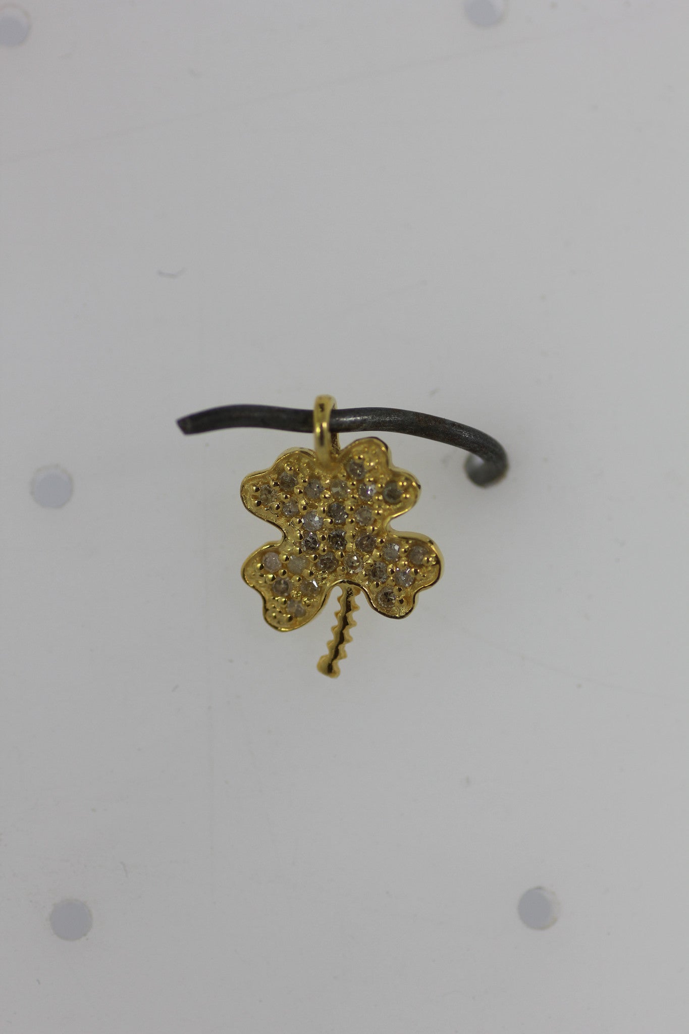 14k Solid Gold Flower Diamond Pendants. Approx Size 0.56 "(11 x 14 mm)