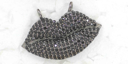 Lips Shape Black Spinel Charm