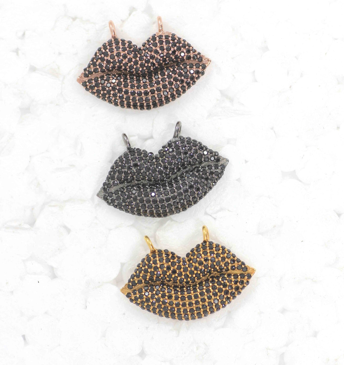 Lips Shape Black Spinel Charm