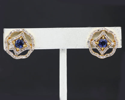 14k Solid Gold Diamond Stud Earring.14k Solid Gold Diamond Earring..