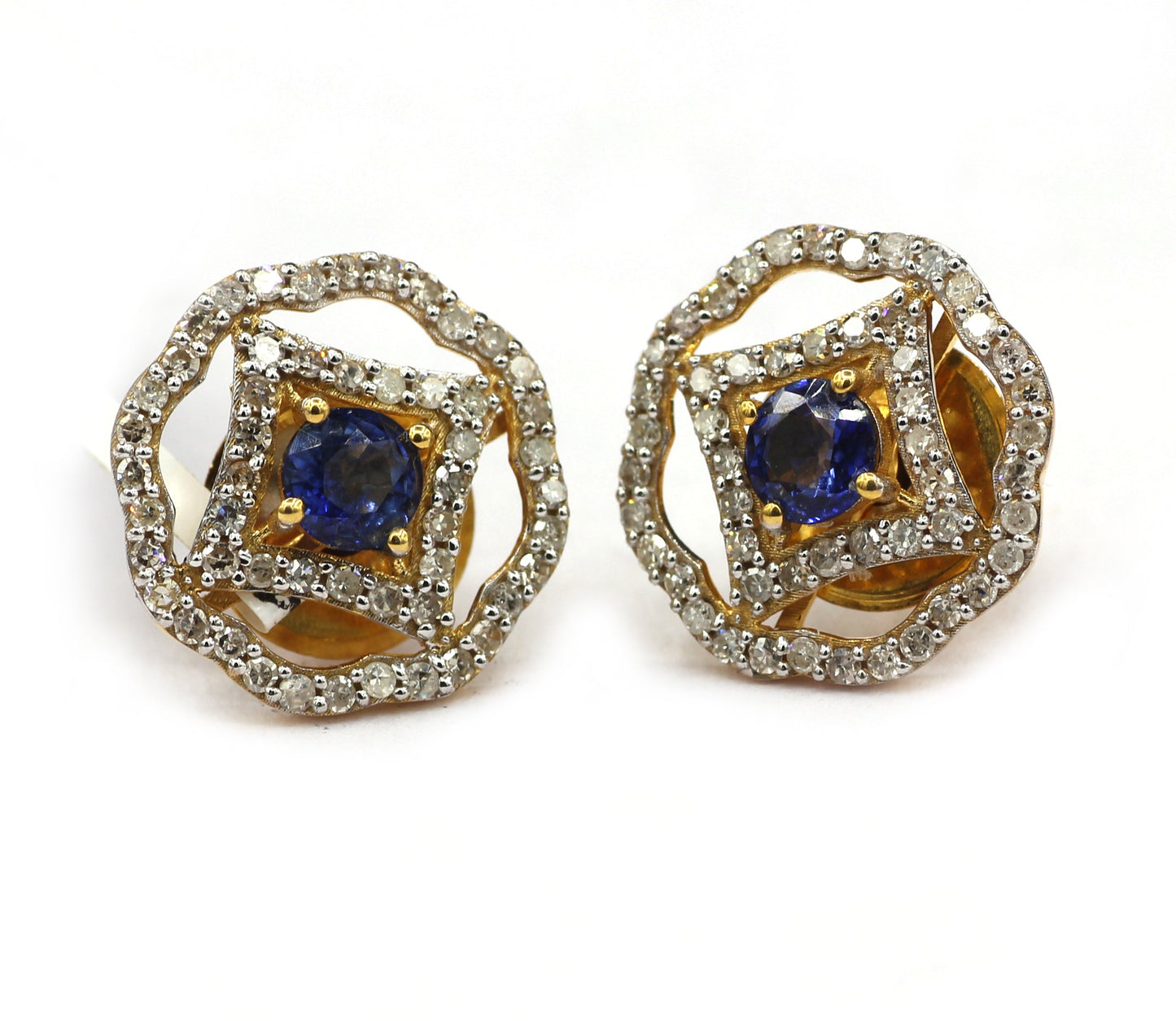 14k Solid Gold Diamond Stud Earring.14k Solid Gold Diamond Earring..