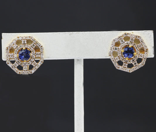 14k Solid Gold Diamond Stud Earring.14k Solid Gold Diamond Earring..