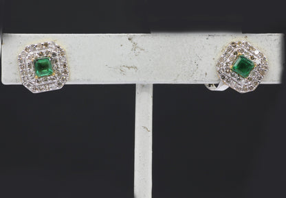 14k Solid Gold Diamond Stud Earring.14k Solid Gold Diamond Earring..