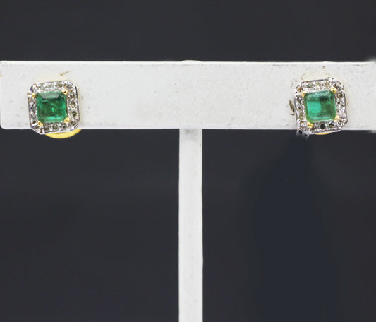 14k Solid Gold Diamond Stud Earring.14k Solid Gold Diamond Earring..