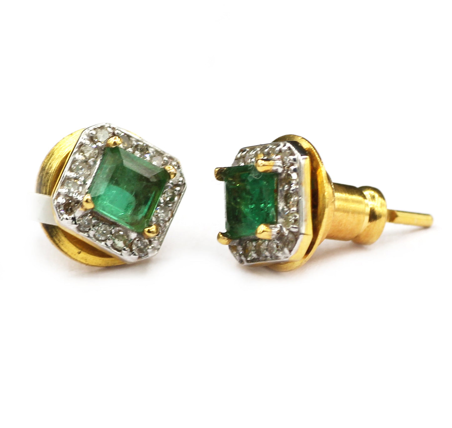 14k Solid Gold Diamond Stud Earring.14k Solid Gold Diamond Earring..
