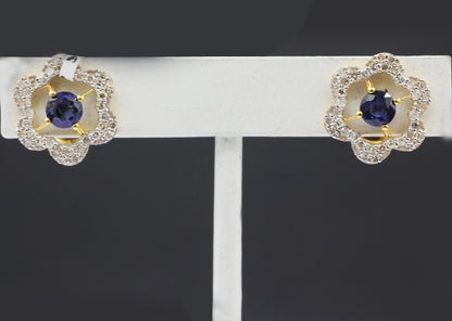 14k Solid Gold Diamond Stud Earring.14k Solid Gold Diamond Earring..
