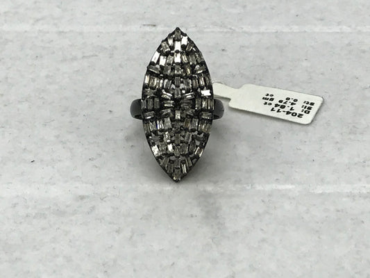 Oval Shape with Rectangle Shape Diamond