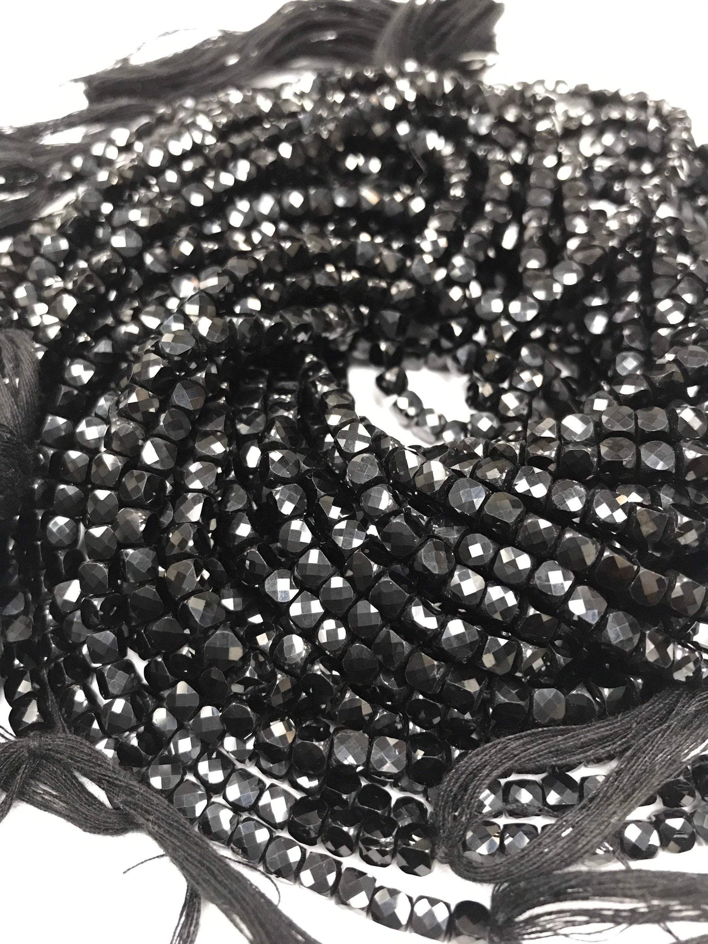 Spinel, Black Spinel beads faceted square, faceted cube