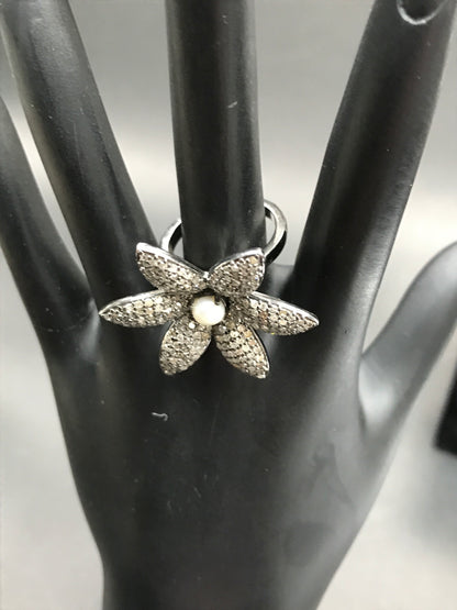 Flower Pave Diamond Ring