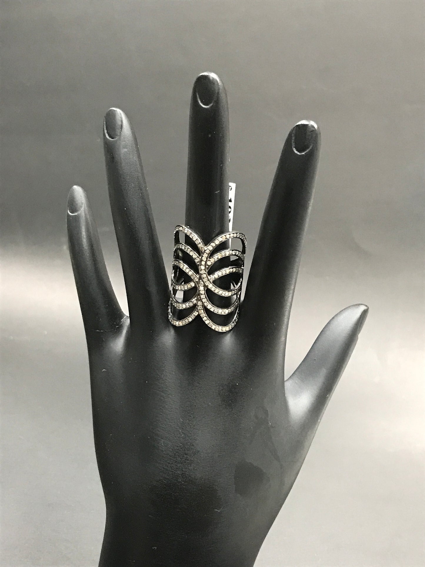 Diamond Barrel Loop Diamond Ring