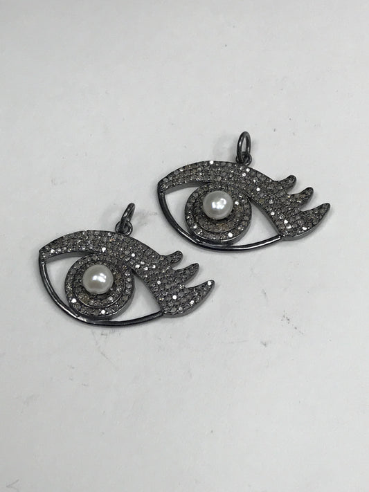 Eyes Shape (With Eyelashes) Diamond Pendants & Charms