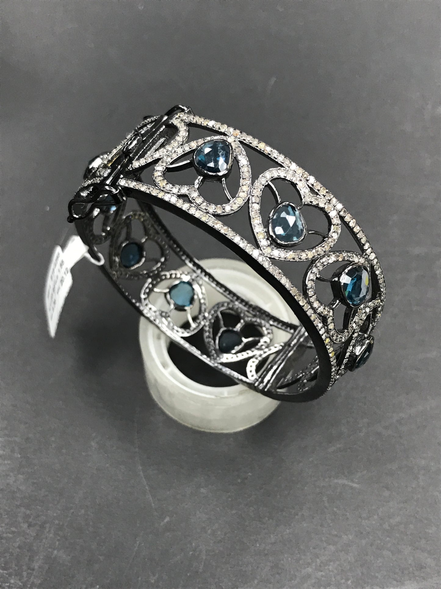 BANGLES