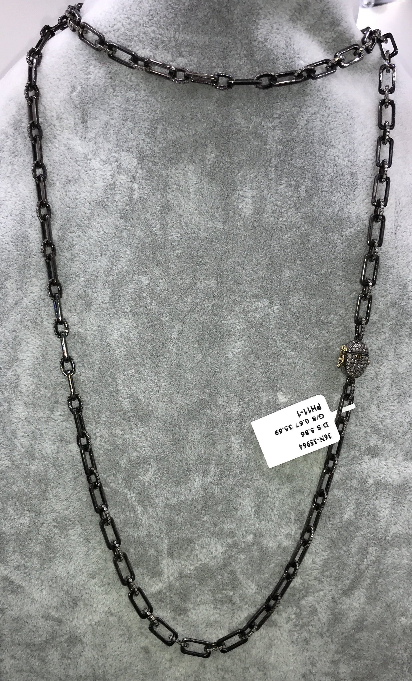 Rectangle shaped link diamond chain