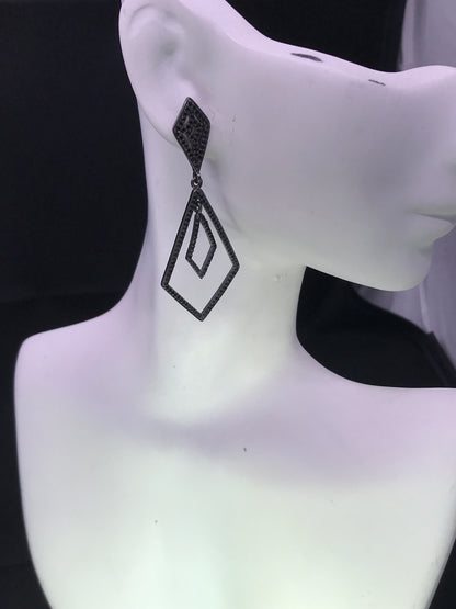 BLACK SPINEL SILVER EARRINGS