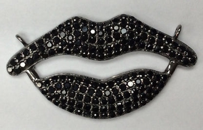 Lips Spinel Charm