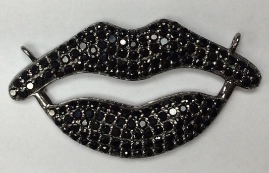 Lips Spinel Charm